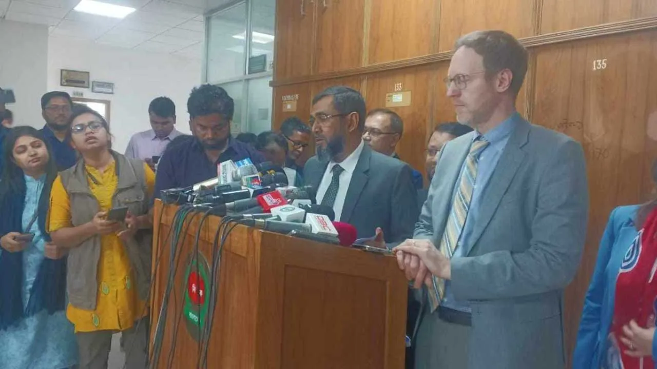 ডিসেম্বরেই নির্বাচনের সব ধরনের প্রস্তুতি নিচ্ছে ইসি