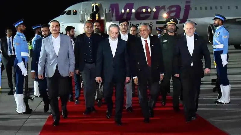 ইসলামাবাদে পৌঁছেছেন ইরানের পররাষ্ট্রমন্ত্রী