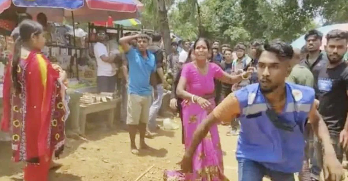 জাফলংয়ে পর্যটকদের পেটালেন স্বেচ্ছাসেবকরা