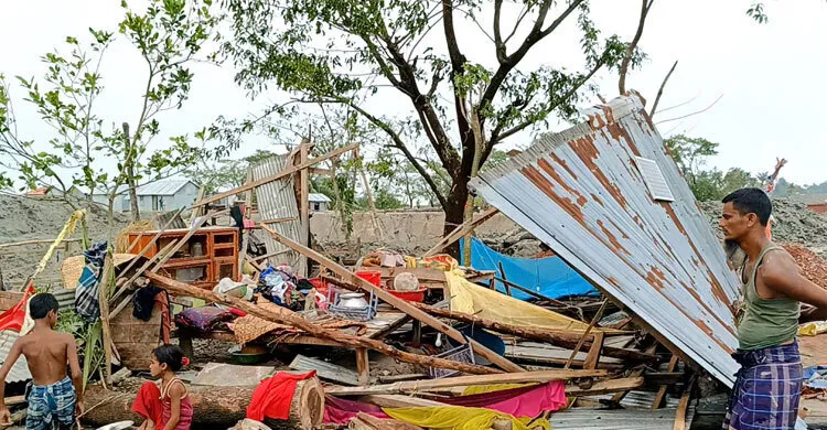 কালবৈশাখী ও বজ্রপাতে প্রাণ গেলো ১২ জনের