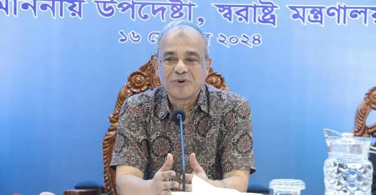 প্রতিবেশী দেশে ইলিশ-সার চোরাচালানের ঝুঁকি রয়েছে : স্বরাষ্ট্র উপদেষ্টা