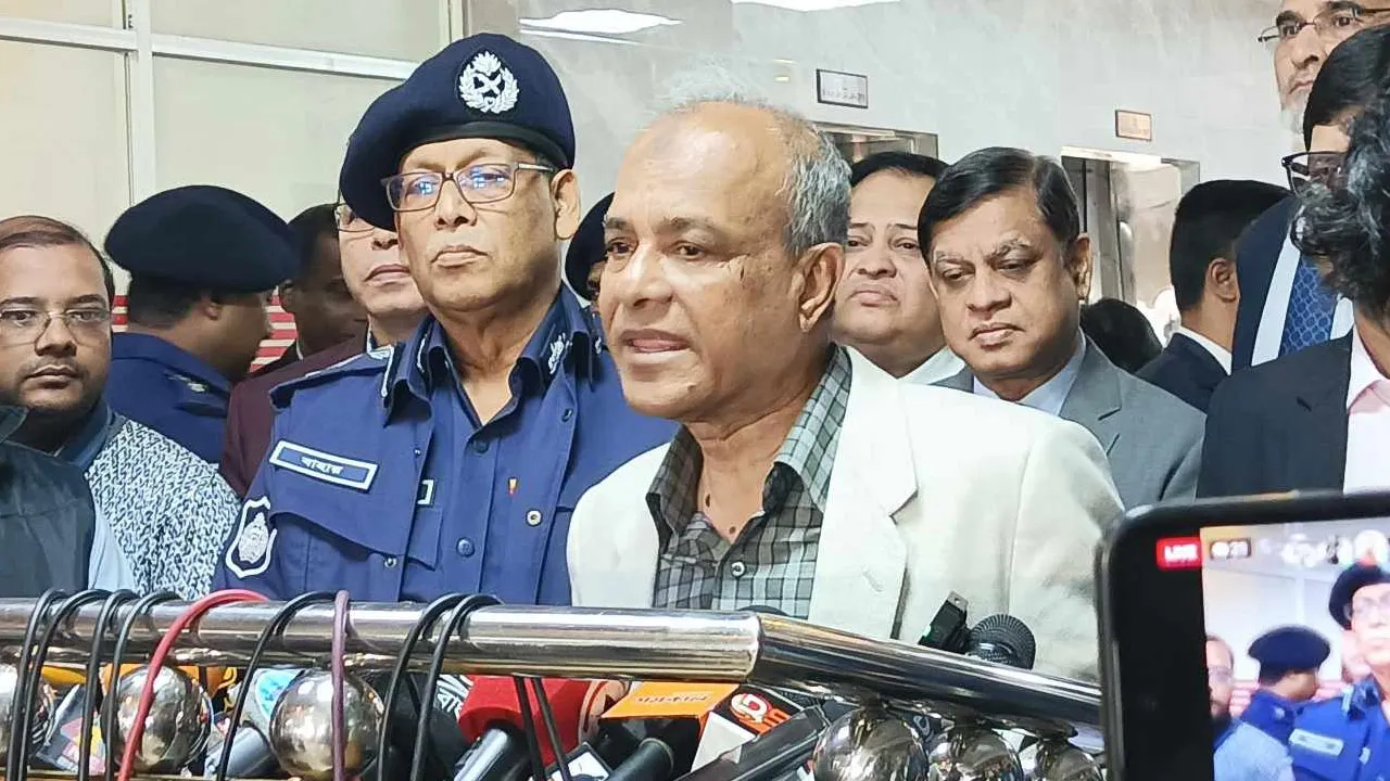 ছাত্র আন্দোলনে আহতদের মধ্যে ১০০ জনকে পুলিশে চাকরি দেওয়া হবে: স্বরাষ্ট্র উপদেষ্টা