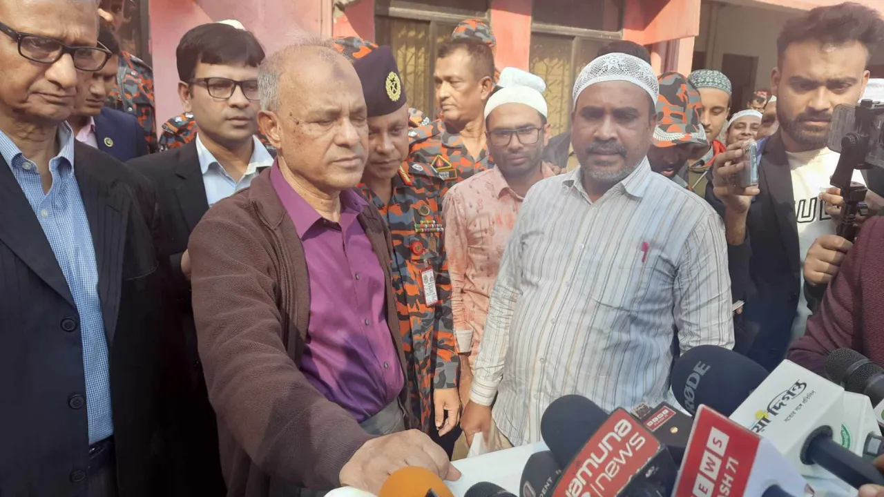 ব্যর্থতার দায় স্বীকার করলেন স্বরাষ্ট্র উপদেষ্টা
