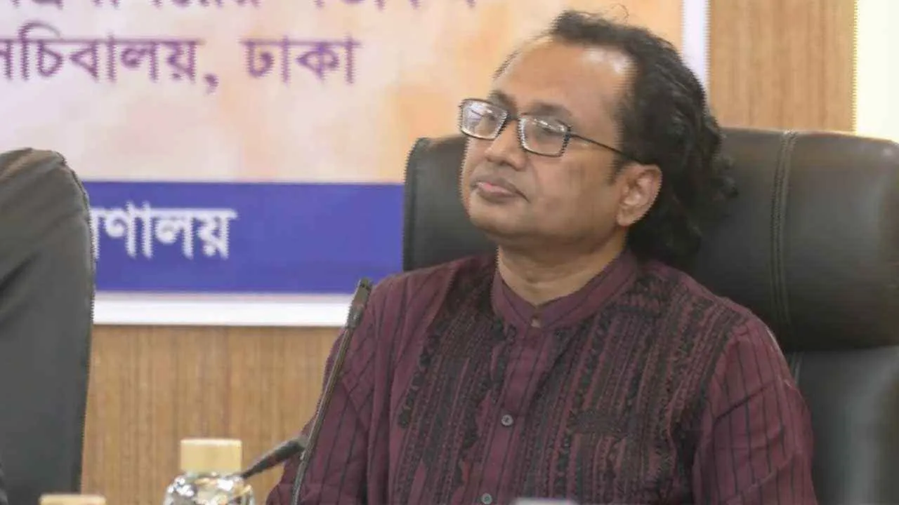 ‘বৈশ্বিক সংকট মোকাবেলায় সরকার কাজ করছে, আতঙ্কিত হবেন না’