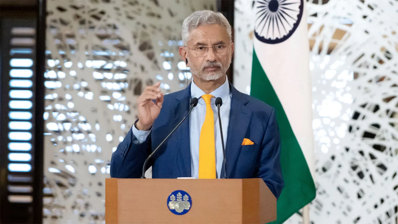 বিরল সফরে পাকিস্তানে পৌঁছালেন ভারতের পররাষ্ট্রমন্ত্রী জয়শঙ্কর