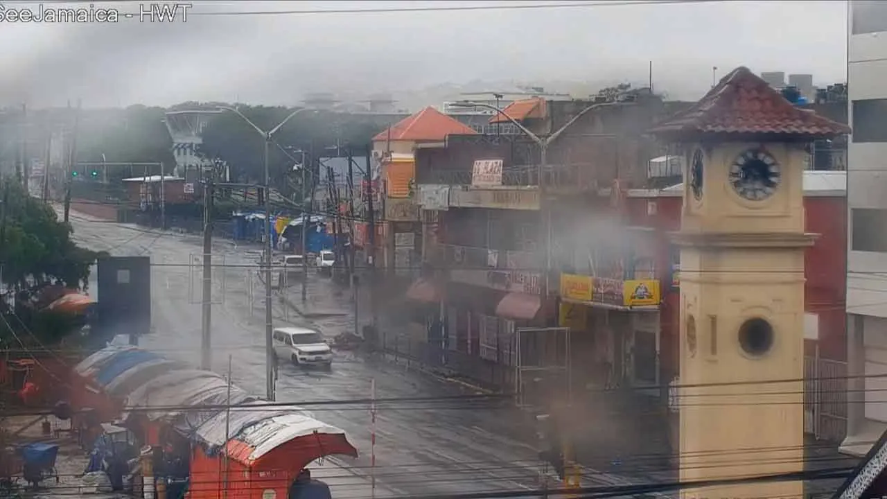 জ্যামাইকায় তাণ্ডব চালিয়ে কিউবার দিকে ধেয়ে যাচ্ছে হারিকেন মেলিসা