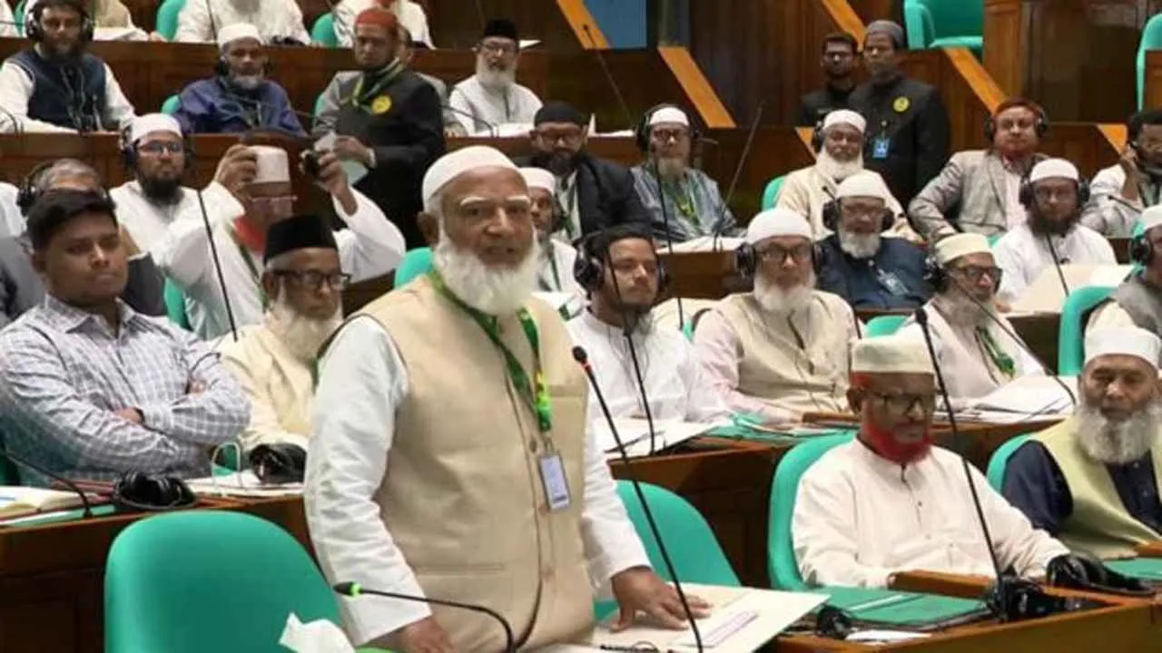 কথা বলতে না পারলে সংসদে বসে থেকে লাভ কী: ডা. শফিক