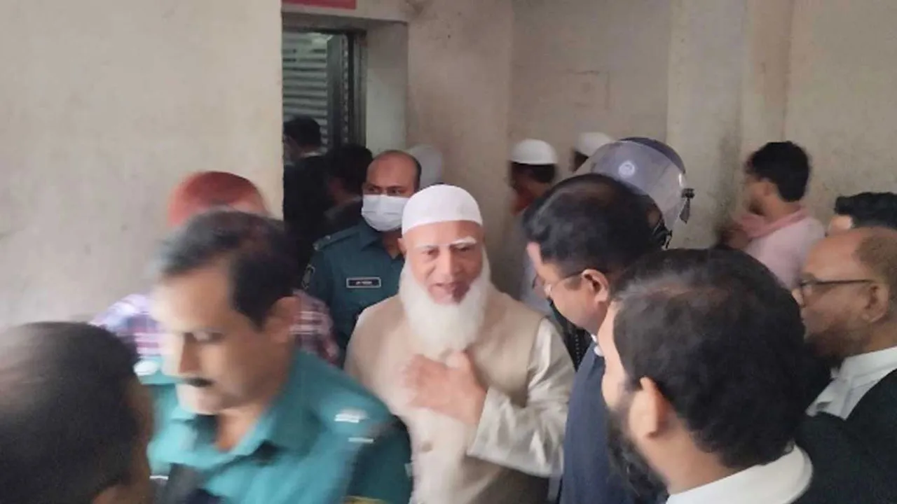 পুলিশের কাজে বাধা জামায়াত আমির-সেক্রেটারিসহ ৭২ জনের বিচার শুরু