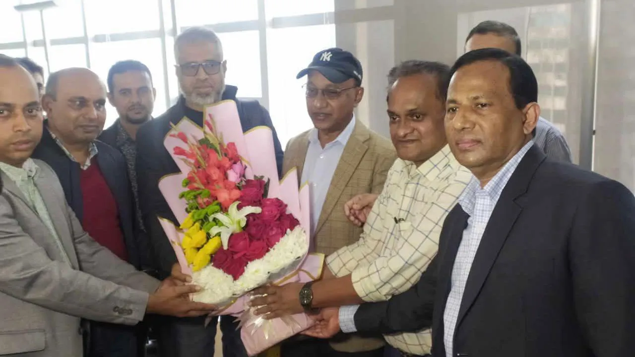 যায়যায়দিন পত্রিকার নির্বাহী সম্পাদক হলেন খুরশীদ আলম