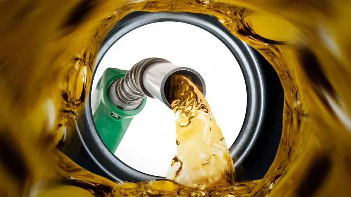 জ্বালানি তেলের অবৈধ মজুত ঠেকাতে মাঠে মোবাইল কোর্ট