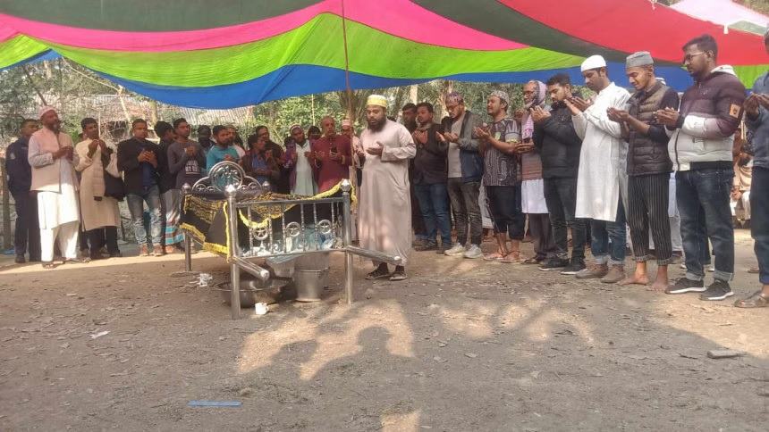 In fetters, JCD leader attends father's funeral