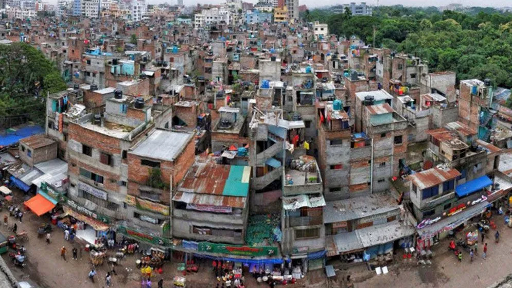 জেনেভা ক্যাম্পে দুপক্ষের সংঘর্ষ-ককটেল বিস্ফোরণ, যুবক নিহত