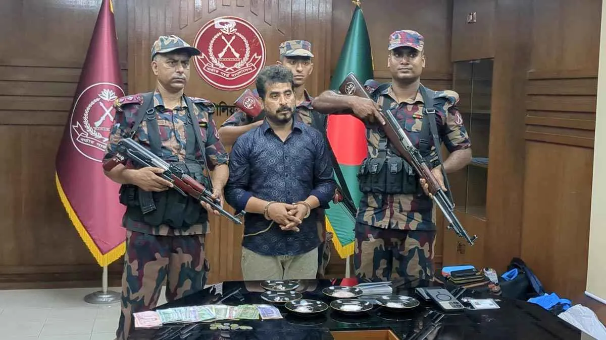 সাড়ে ৬ কোটি টাকার ডায়মন্ডসহ ভারতীয় নাগরিক আটক