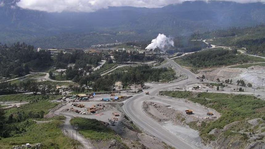 Tribal shootouts near PNG gold mine kill at least 30