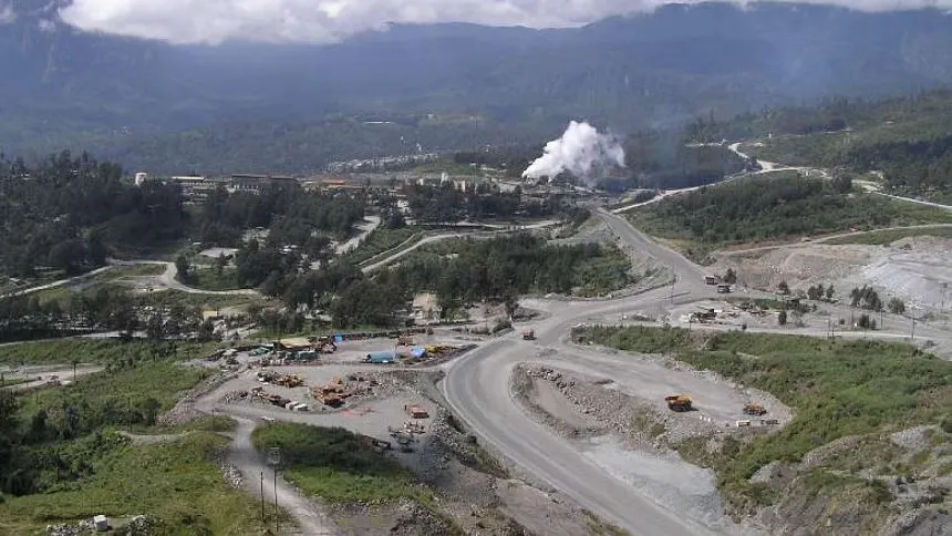 Tribal shootouts near PNG gold mine kill at least 30