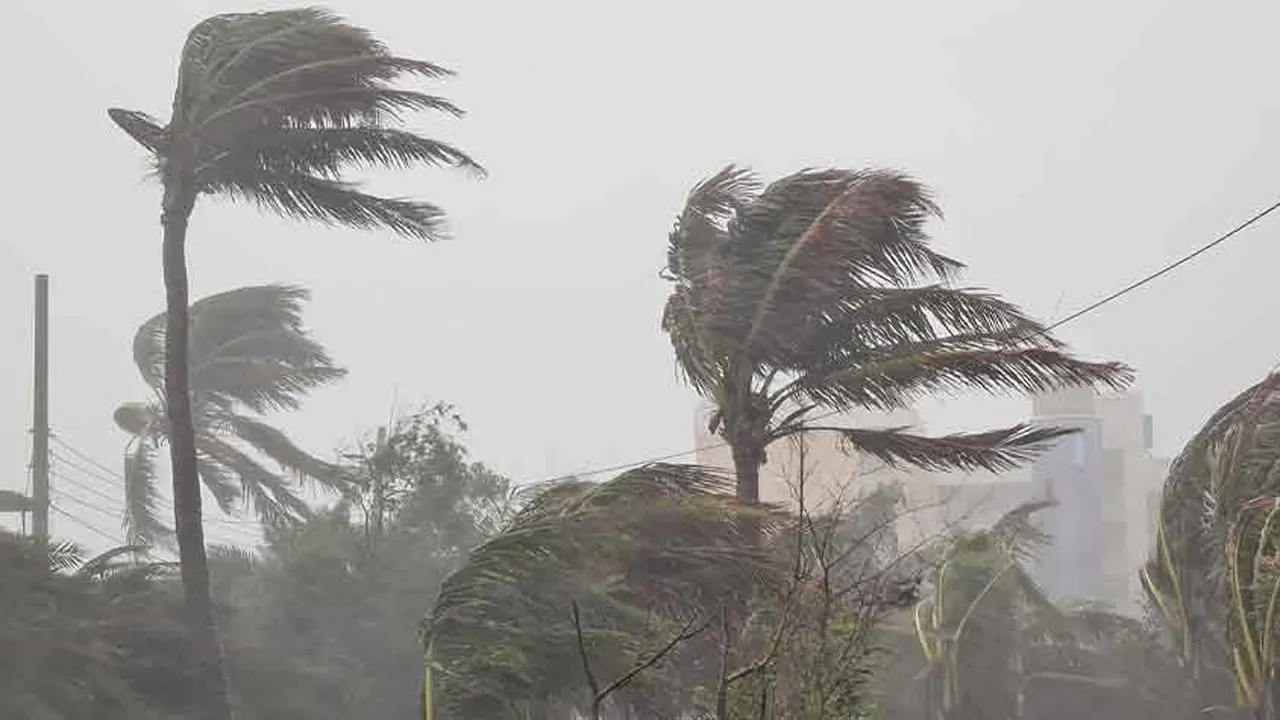 ৮ অঞ্চলে ঝড়ের আভাস