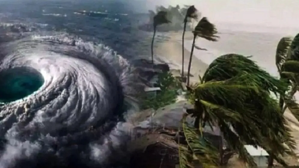 ভারতে তিন রাজ্যে রেড অ্যালার্ট, বাতিল অর্ধশতাধিক ফ্লাইট