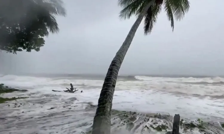 ঘূর্ণিঝড় সিত্রাং আঘাত হানার আশঙ্কা
