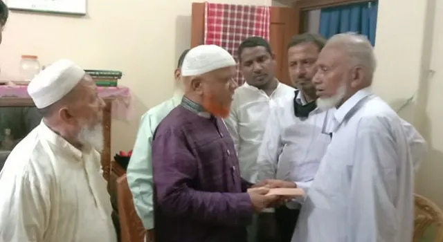 বিপদগ্রস্থ মানুষের পাশে দাঁড়ানোর চেষ্টা চালিয়ে যাচ্ছি : নূরুল ইসলাম বুলবুল