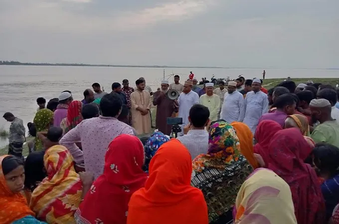 রংপুরের গঙ্গাচড়ায় বন্যার্তদের মাঝে জামায়াতের ত্রাণ বিতরণ