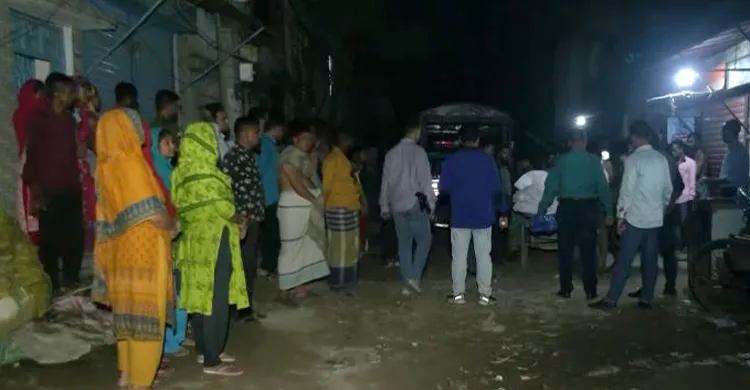 দুই তরুণীর ধূমপানের জেরে লালমাটিয়ায় হুলস্থূল