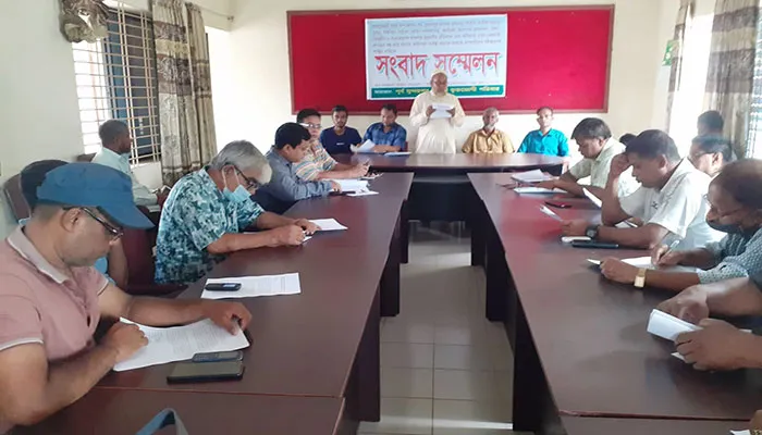 জয়পুরহাটে ভূমিদস্যূদের দৌরাত্ম্য, প্রধানমন্ত্রীর হস্তক্ষেপ কামনা