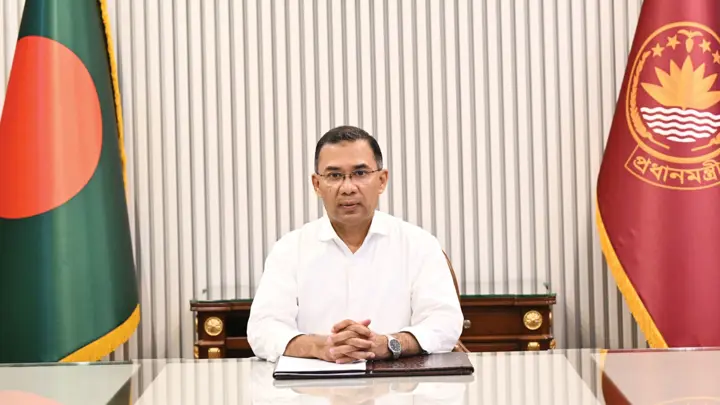 ‘আসুন, ডেঙ্গু মশার বংশবিস্তারের জায়গাগুলো পরিষ্কার করি’