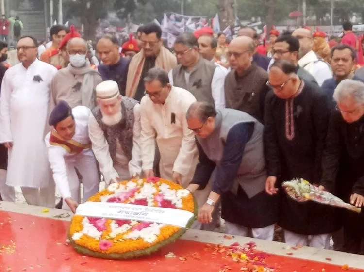 ভাষাশহীদদের শ্রদ্ধা জানালেন প্রধান বিচারপতি