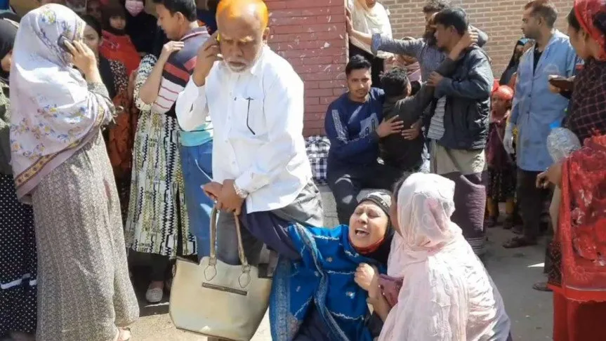 জয়পুরহাটে সিএনজি-ট্রাকের মুখোমুখি সংঘর্ষ, নিহত ৫
