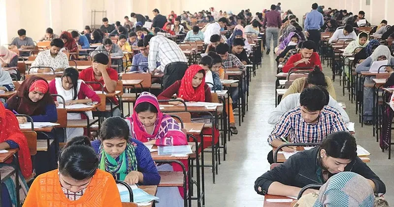 ২৫৬ কেন্দ্রে প্রিলিমিনারির পরীক্ষা
