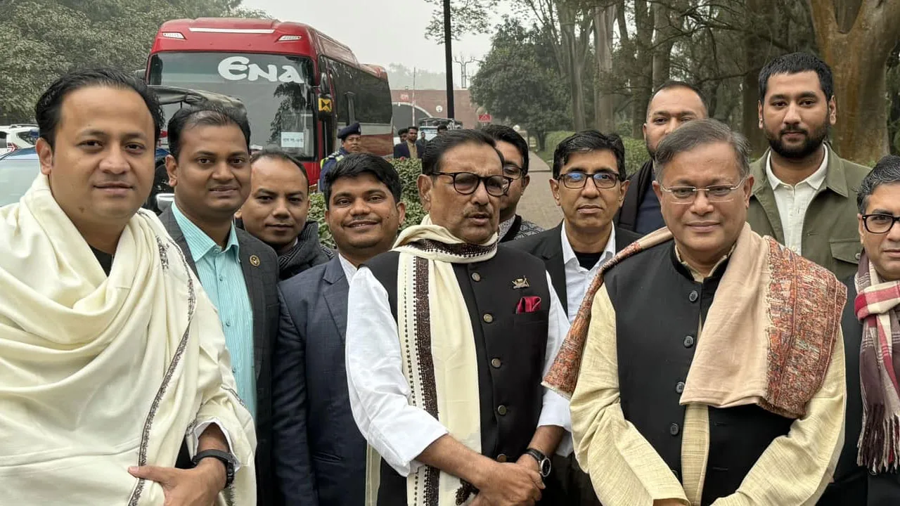 বিরোধীরা আশা করছে কম্বোডিয়ার মতো নিষেধাজ্ঞা দেশে আসবে : ওবায়দুল কাদের