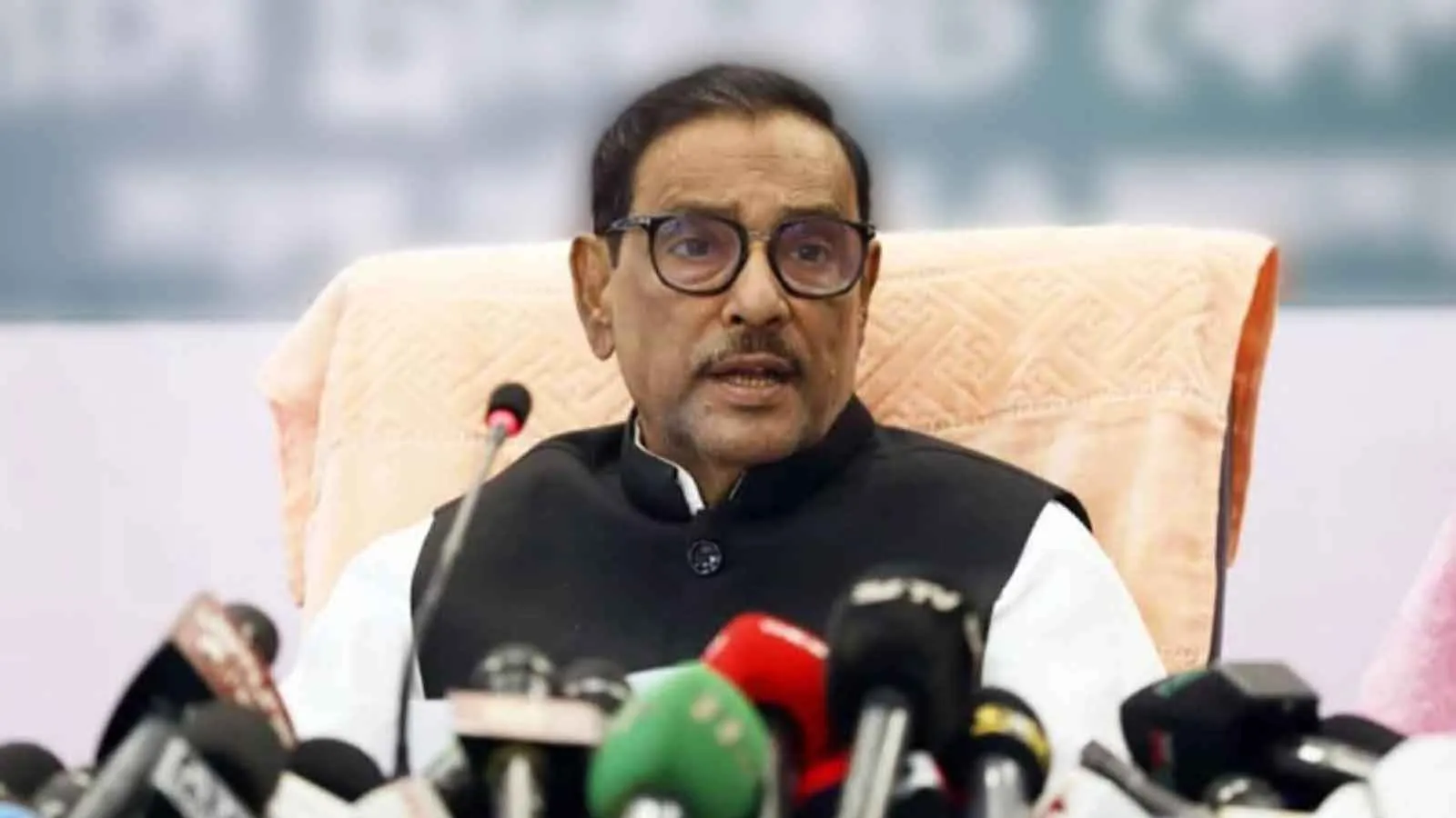 খালেদার ওপর ‘চাপ’ সৃষ্টি থেকে বিরত থাকুন: বিএনপিকে কাদের