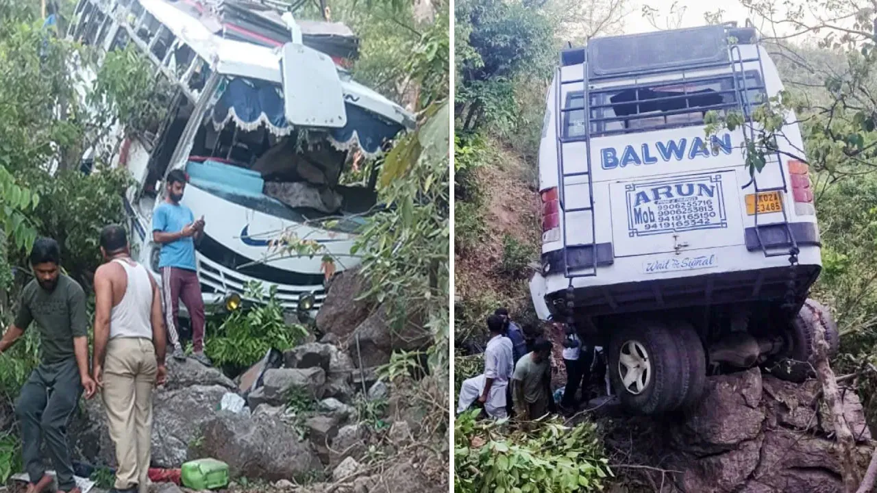 কাশ্মিরে বন্দুকধারীদের হামলার পর বাস খাদে, ৯ তীর্থযাত্রী নিহত