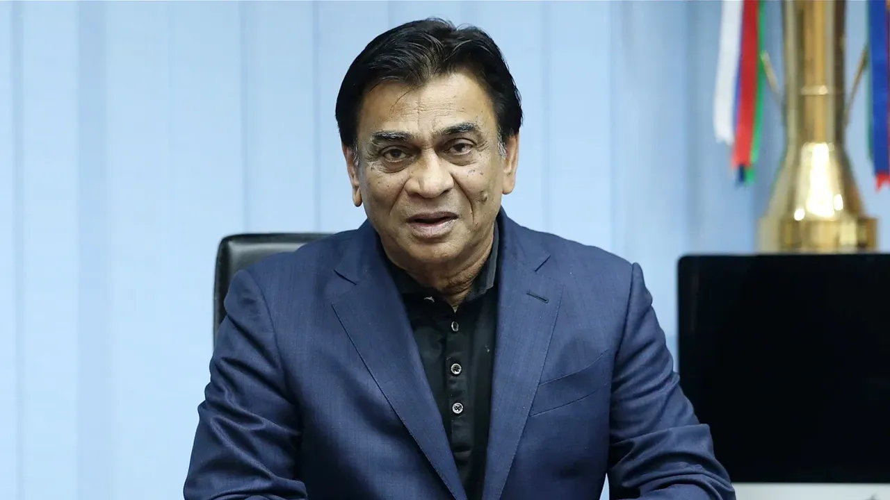 বাফুফের নির্বাচন করবেন না সালাউদ্দিন