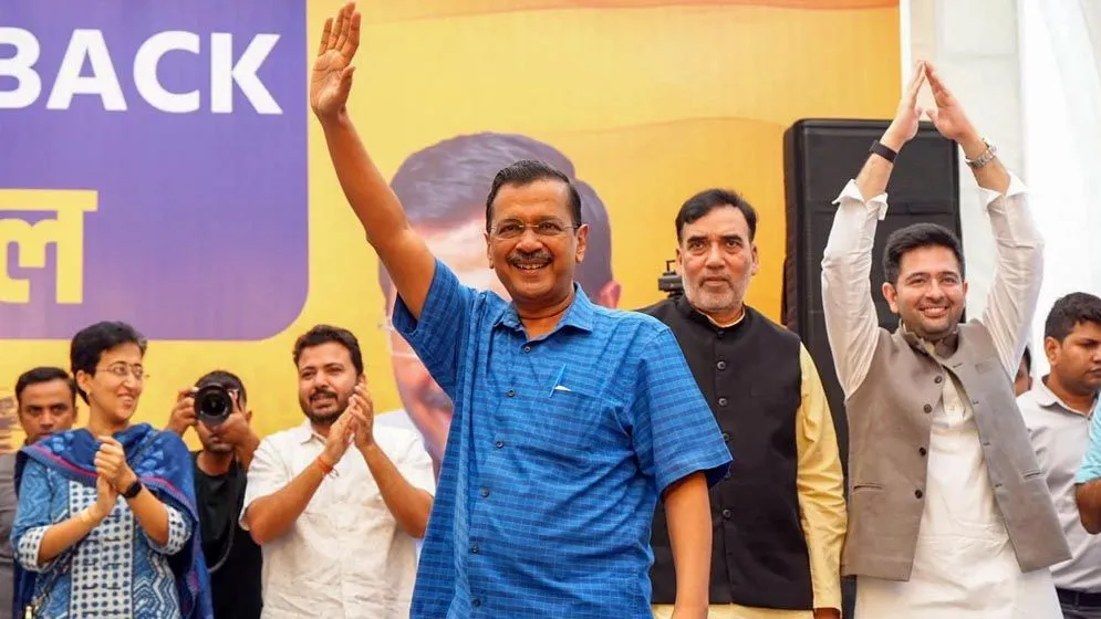 পদত্যাগ করলেন কেজরিওয়াল