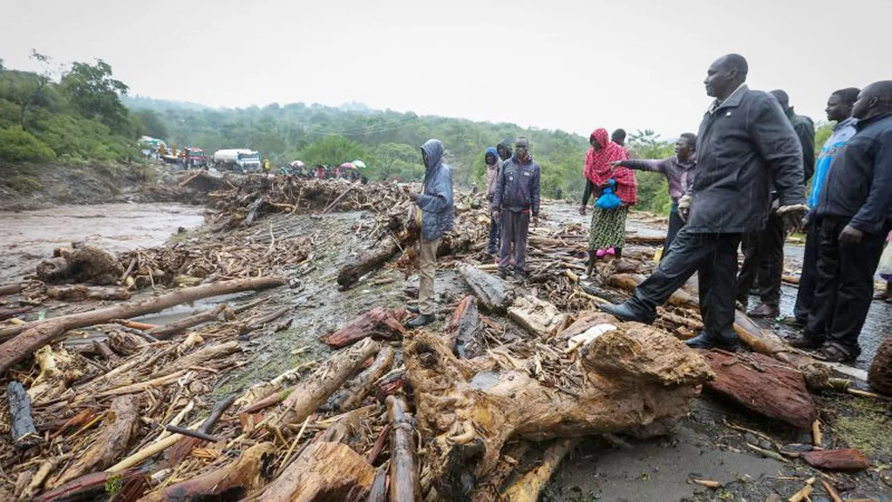 কেনিয়ায় বড় ভূমিধস : নিহত বেড়ে ২১, নিখোঁজ ৩০
