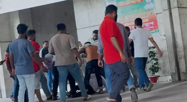 ইশরাক সমর্থকদের দুই গ্রুপে সংঘর্ষ