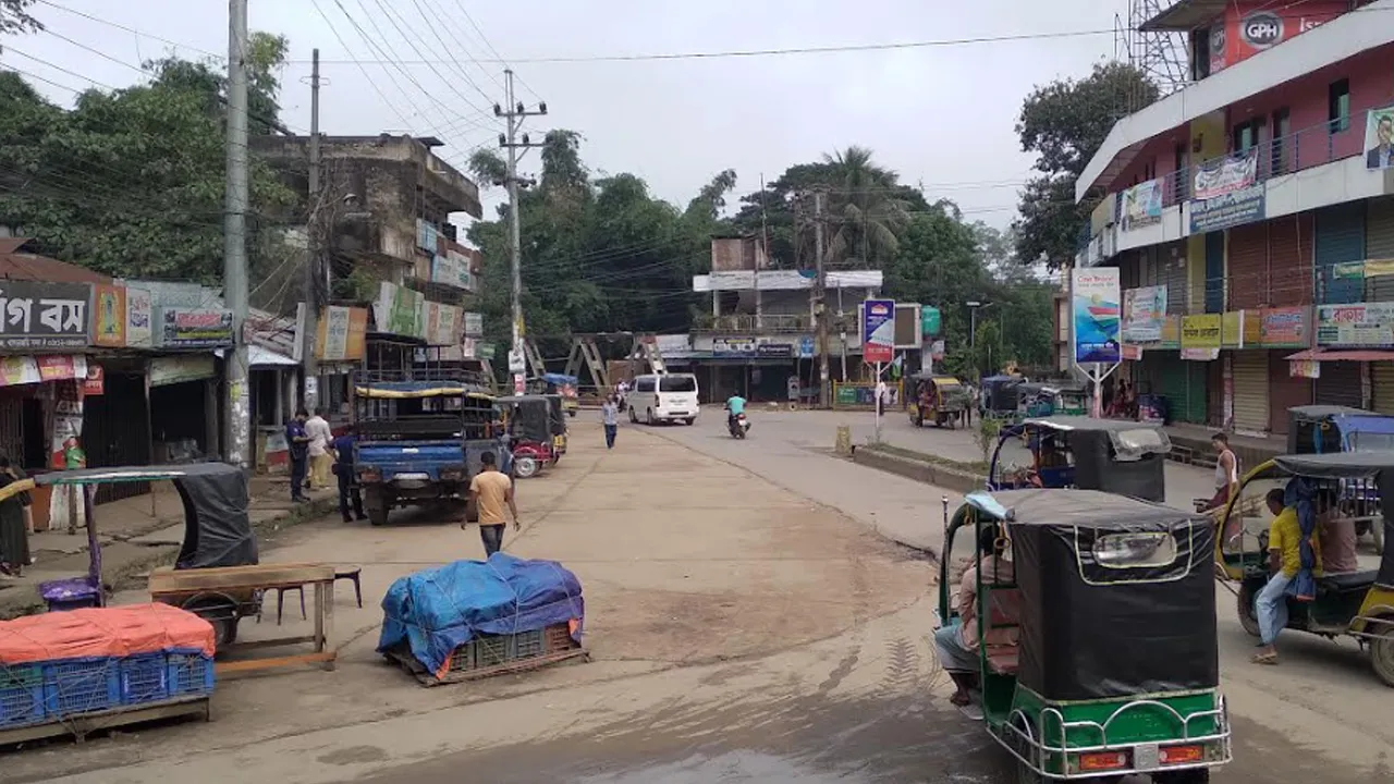 খাগড়াছড়িতে ১৪৪ ধারা থাকলেও জনজীবন স্বাভাবিক, দোকানপাট খোলা