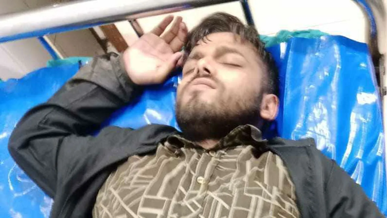 হামলার প্রতিবাদে আয়োজিত মিছিলে এবার পুলিশের লাঠিচার্জ