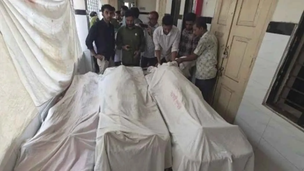 ঢাবি ছাত্রীসহ একই পরিবারের ৪ জনকে কুপিয়ে হত্যা