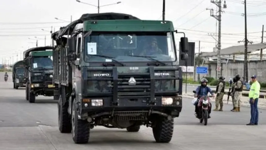 12 inmates killed in Ecuador prison clashes
