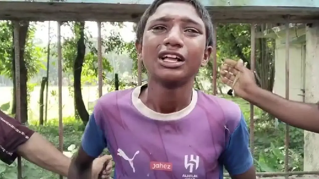 পান আনতে পাঠিয়ে কিশোরের ভ্যান নিল দুর্বৃত্তরা