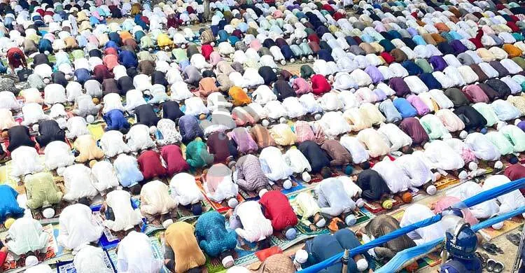 শোলাকিয়ায় ঈদগাহ ময়দানে লাখো মুসল্লির ঢল