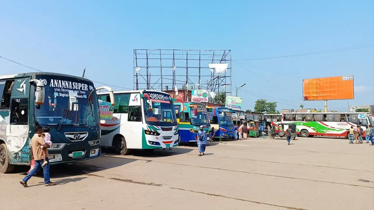 একদিন বন্ধ থাকার পর বাস চলাচল শুরু