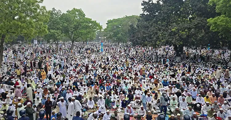ছয় লাখ মুসল্লির ঢলে ইতিহাস ছুঁলো শোলাকিয়া ময়দান