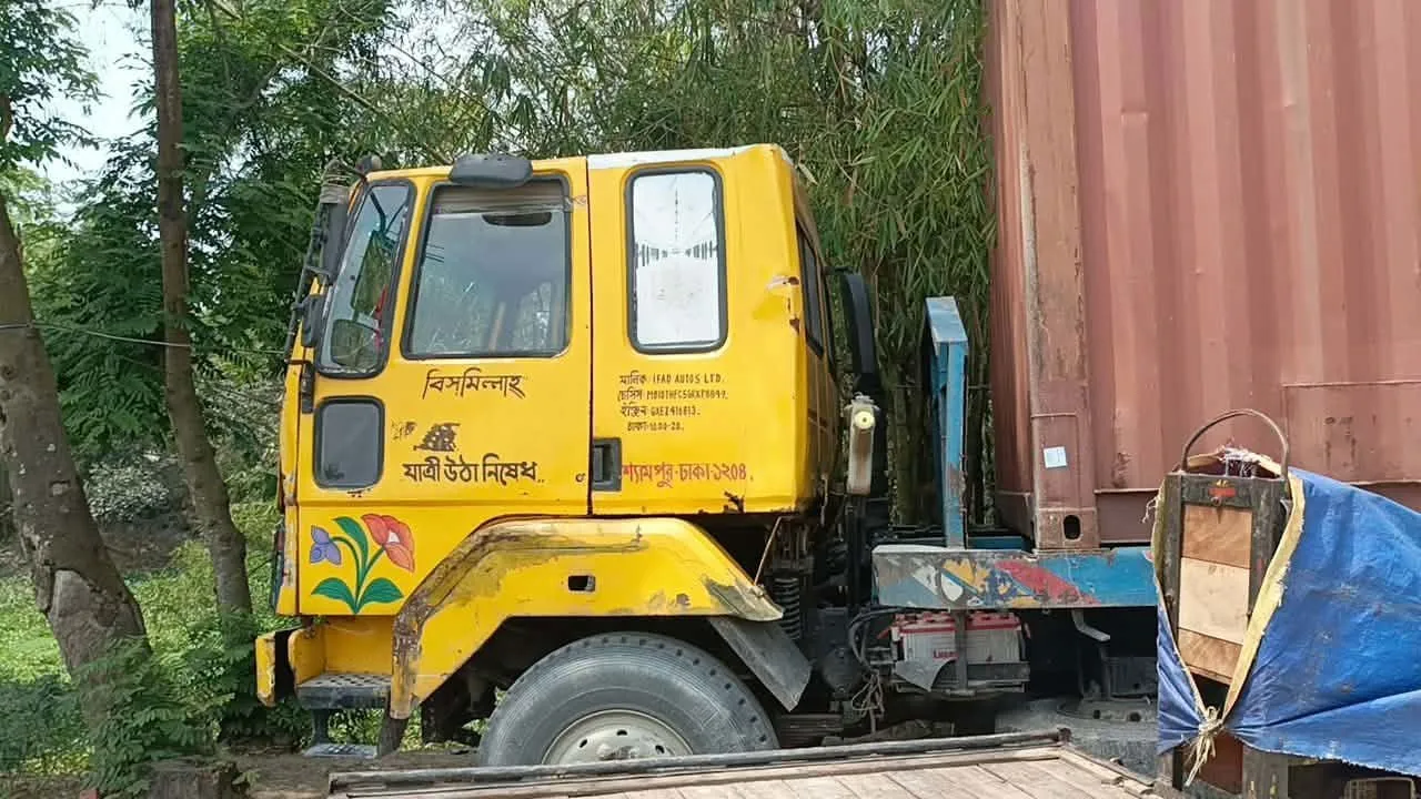 ঢাকা-চট্টগ্রাম মহাসড়কে পৃথক সড়ক দুর্ঘটনায় নিহত ৬