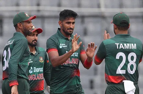 অভিষেকে প্রথম ওভারেই খালেদের উইকেট