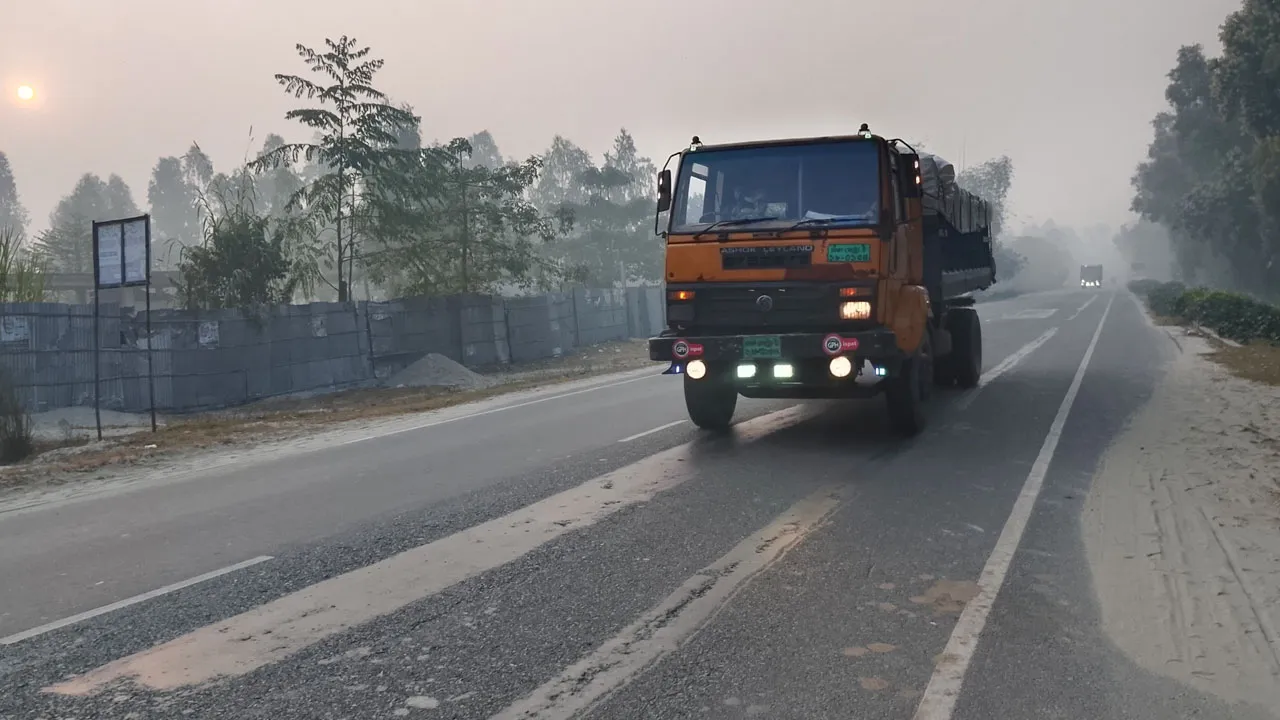 কুড়িগ্রামে সর্বনিম্ন তাপমাত্রা ১২.৩ ডিগ্রি, শীতে কাঁপছে মানুষ