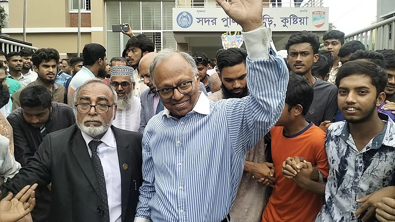 শেখ হাসিনার বিরুদ্ধে মাহমুদুর রহমানের মামলা