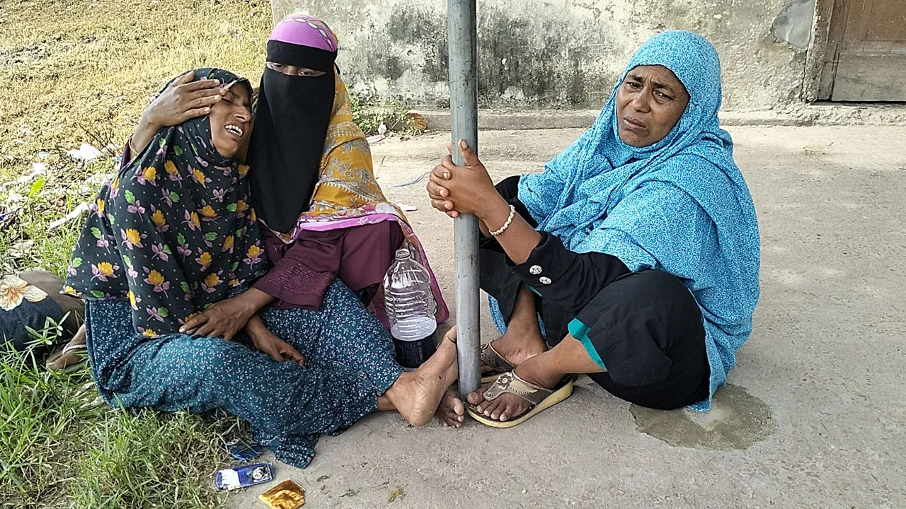 প্রকাশ্যে যুবককে কুপিয়ে হত্যা